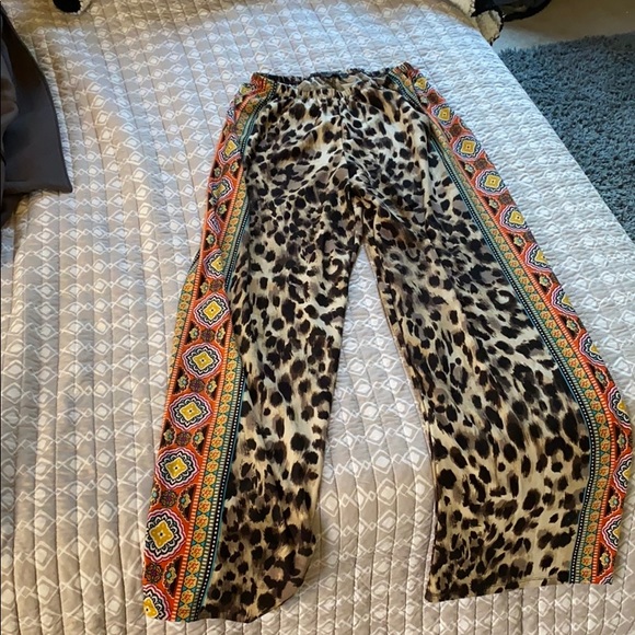 Melissa Paige Pants - Size M pallazzo pants brand new